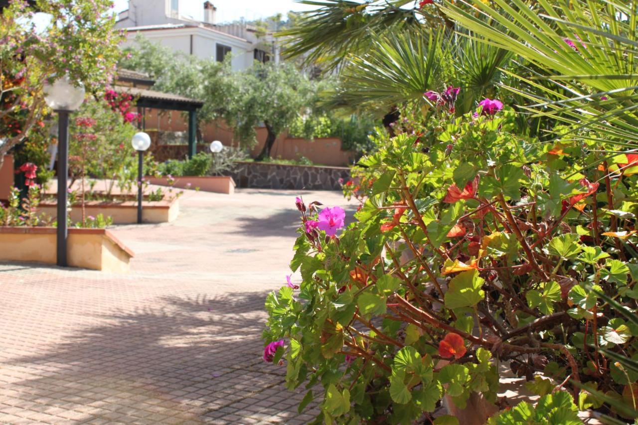 Arbatax Le Terrazze sul Mare Aparthotel Exterior foto